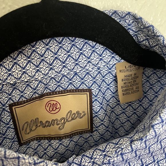 Wrangler button down shirt - Picture 3 of 5
